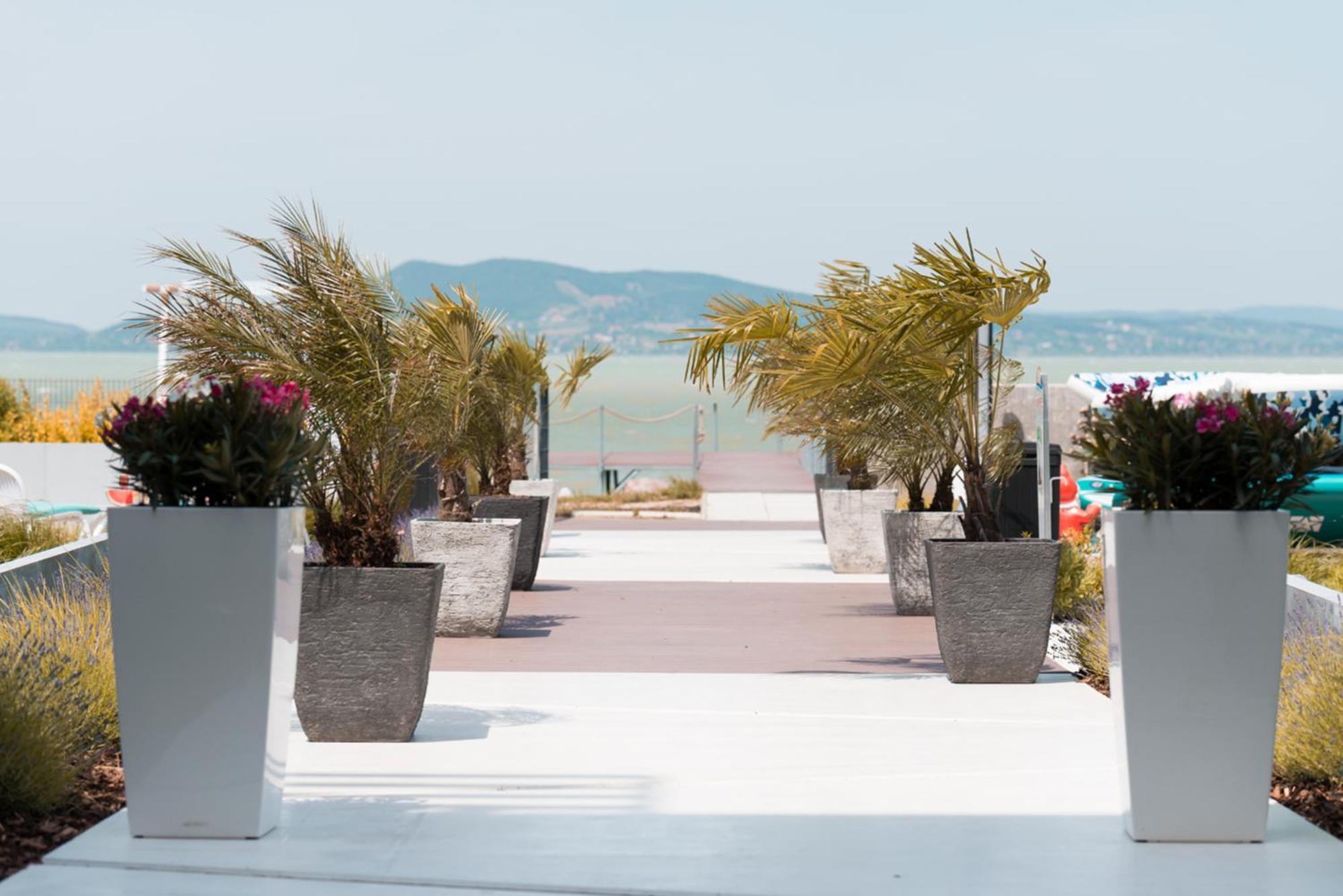 Sunset Resort - Lakeside Apartment Fonyod Exterior photo