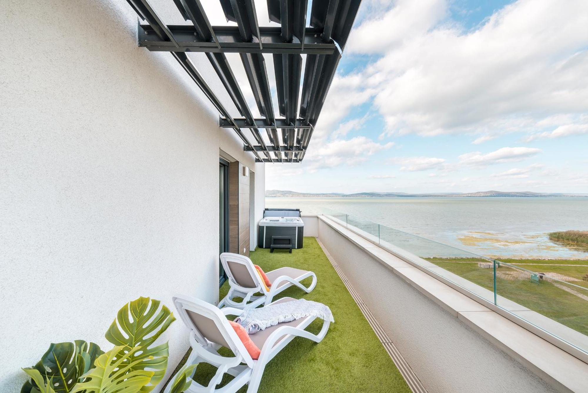 Sunset Resort - Lakeside Apartment Fonyod Exterior photo